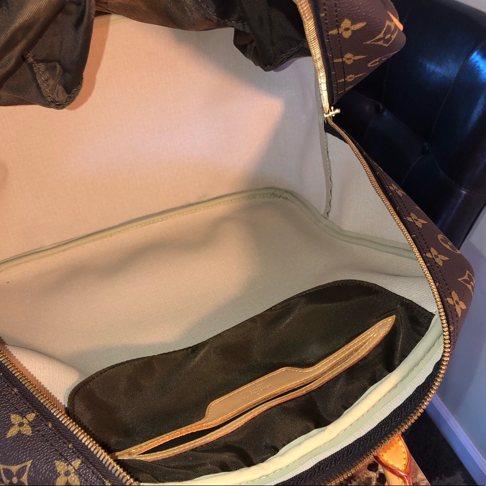 AUTH Louis Vuitton Evasion VINTAGE & PRISTINE🌺 - Picture 6 of 8